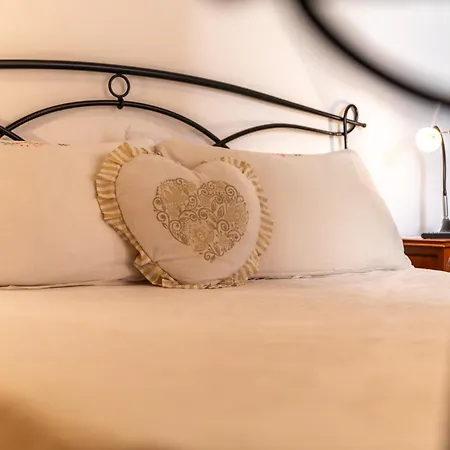 Maison D' Ofelia * קיאברי